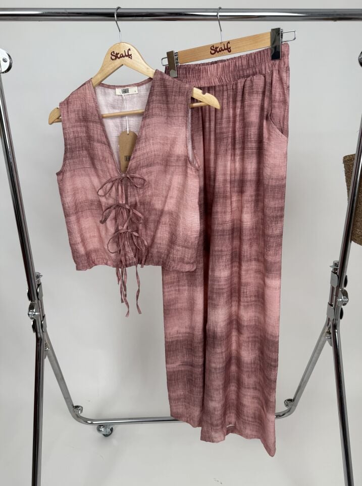 Pembe Yelek Pantolon Takım